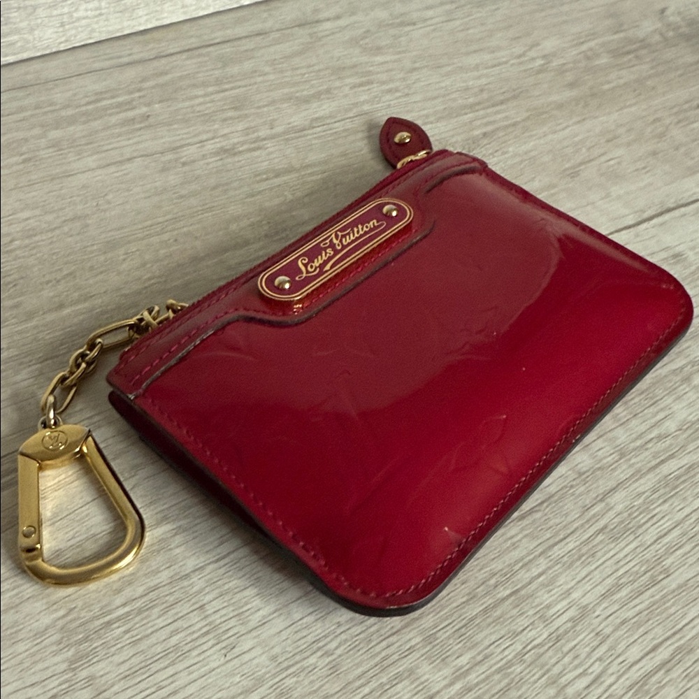 {SOLD}Louis Vuitton Pochette Clés Key in Red Monogram Vernis Patent Leather - Picture 14 of 15